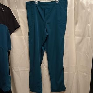 Women’s Urbane Ultimate size L teal scrub pants